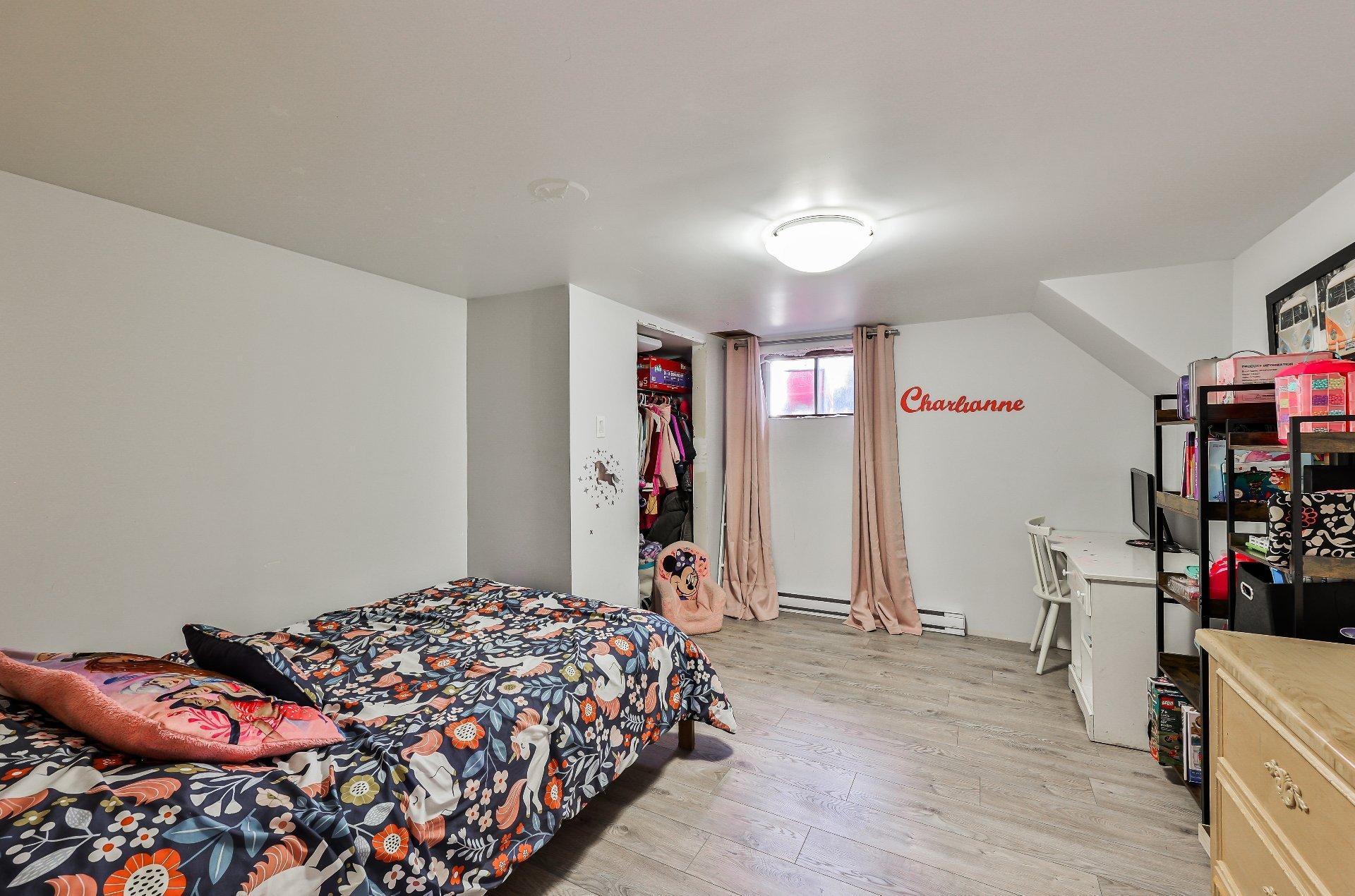 









954


Boul. Arthur-Sauvé

,
Saint-Eustache,




QC
J7P2B3

