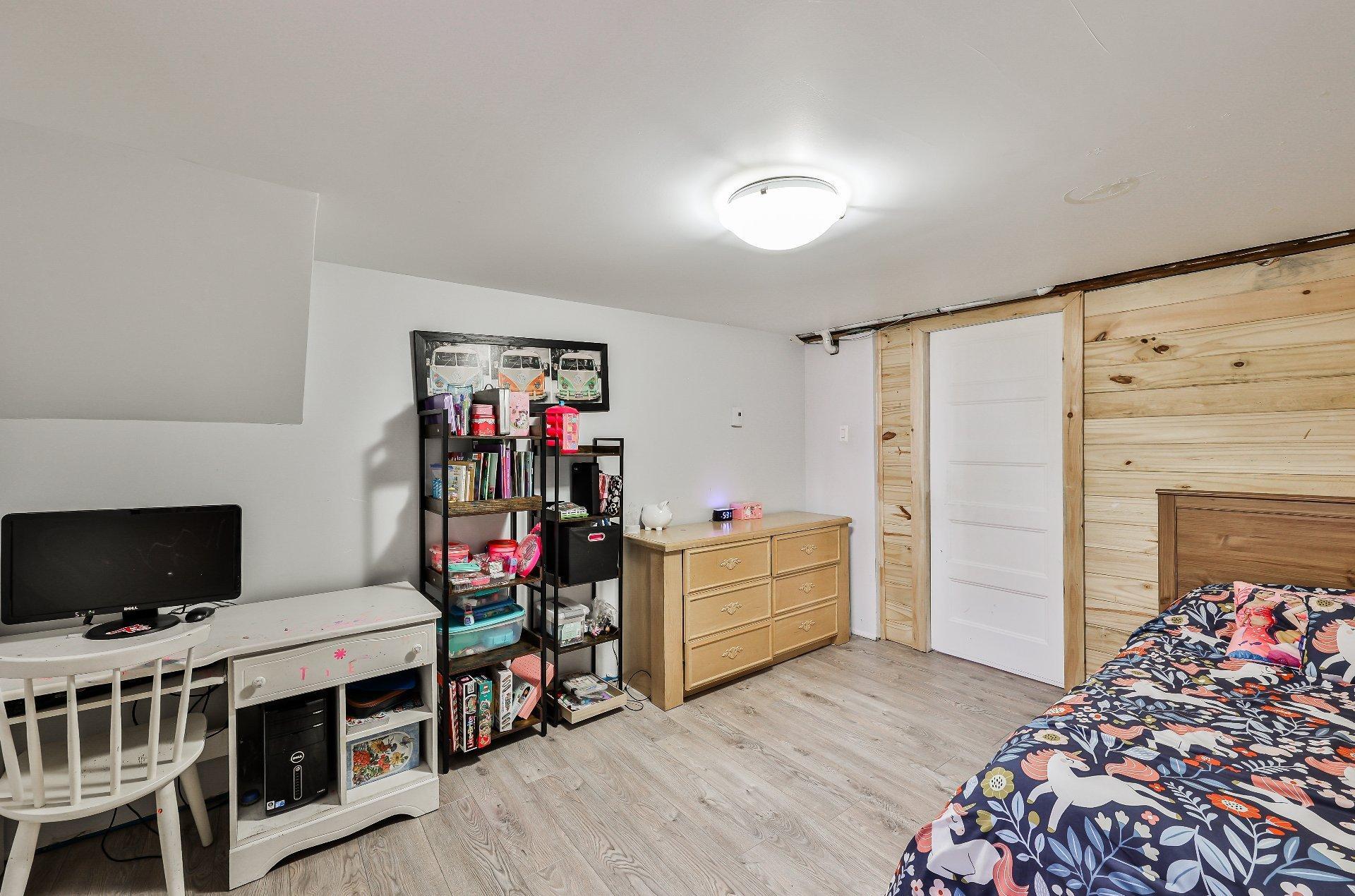 









954


Boul. Arthur-Sauvé

,
Saint-Eustache,




QC
J7P2B3

