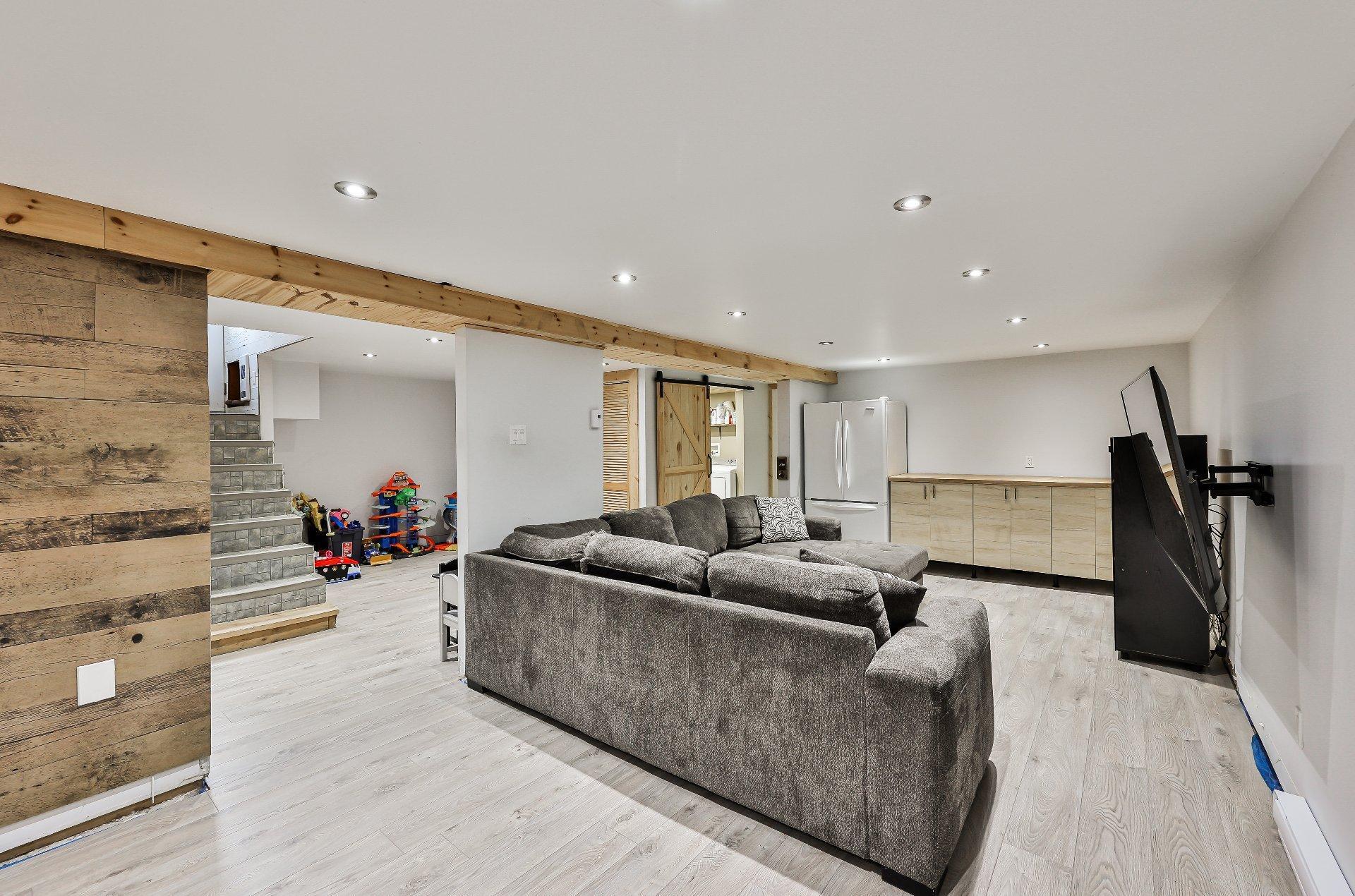 









954


Boul. Arthur-Sauvé

,
Saint-Eustache,




QC
J7P2B3

