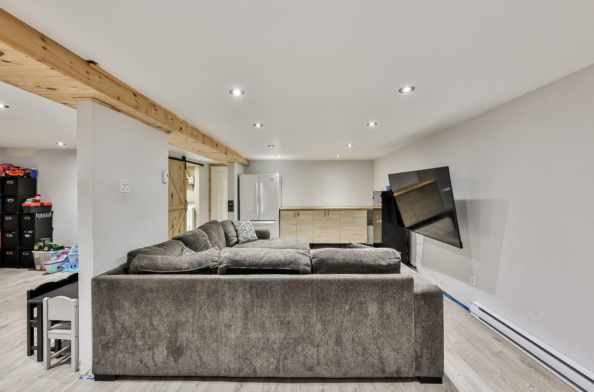 









954


Boul. Arthur-Sauvé

,
Saint-Eustache,




QC
J7P2B3

