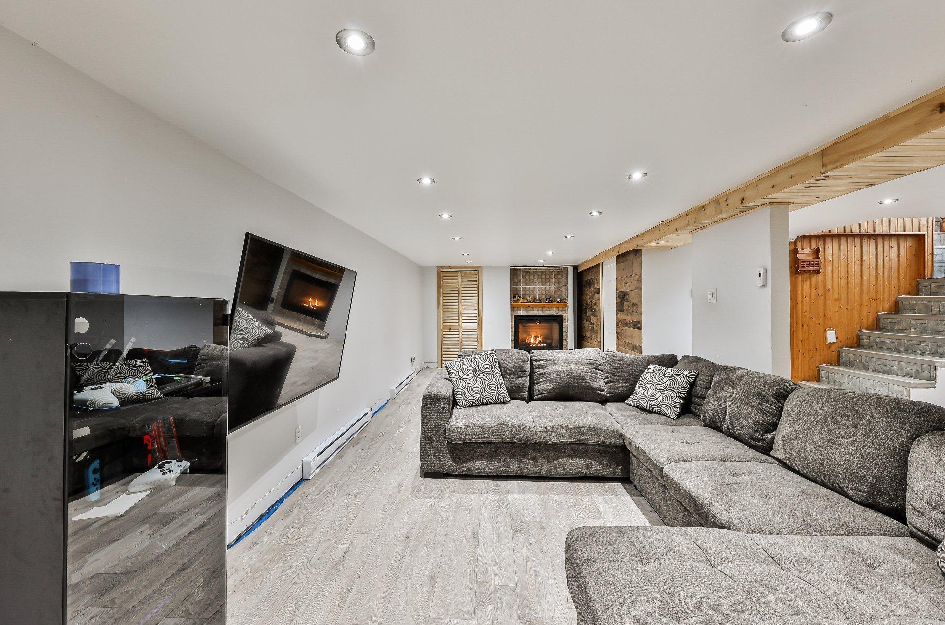 









954


Boul. Arthur-Sauvé

,
Saint-Eustache,




QC
J7P2B3

