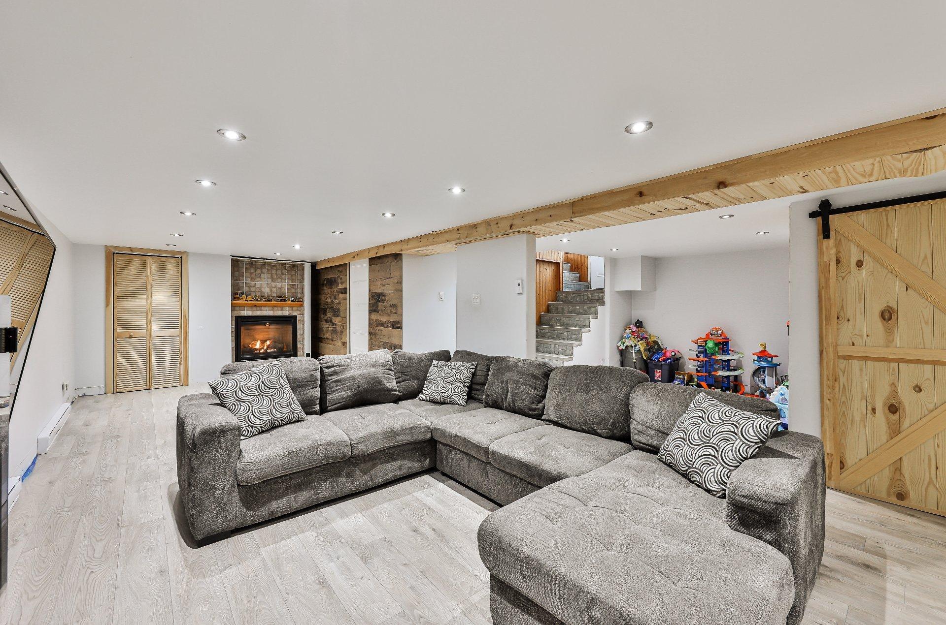 









954


Boul. Arthur-Sauvé

,
Saint-Eustache,




QC
J7P2B3

