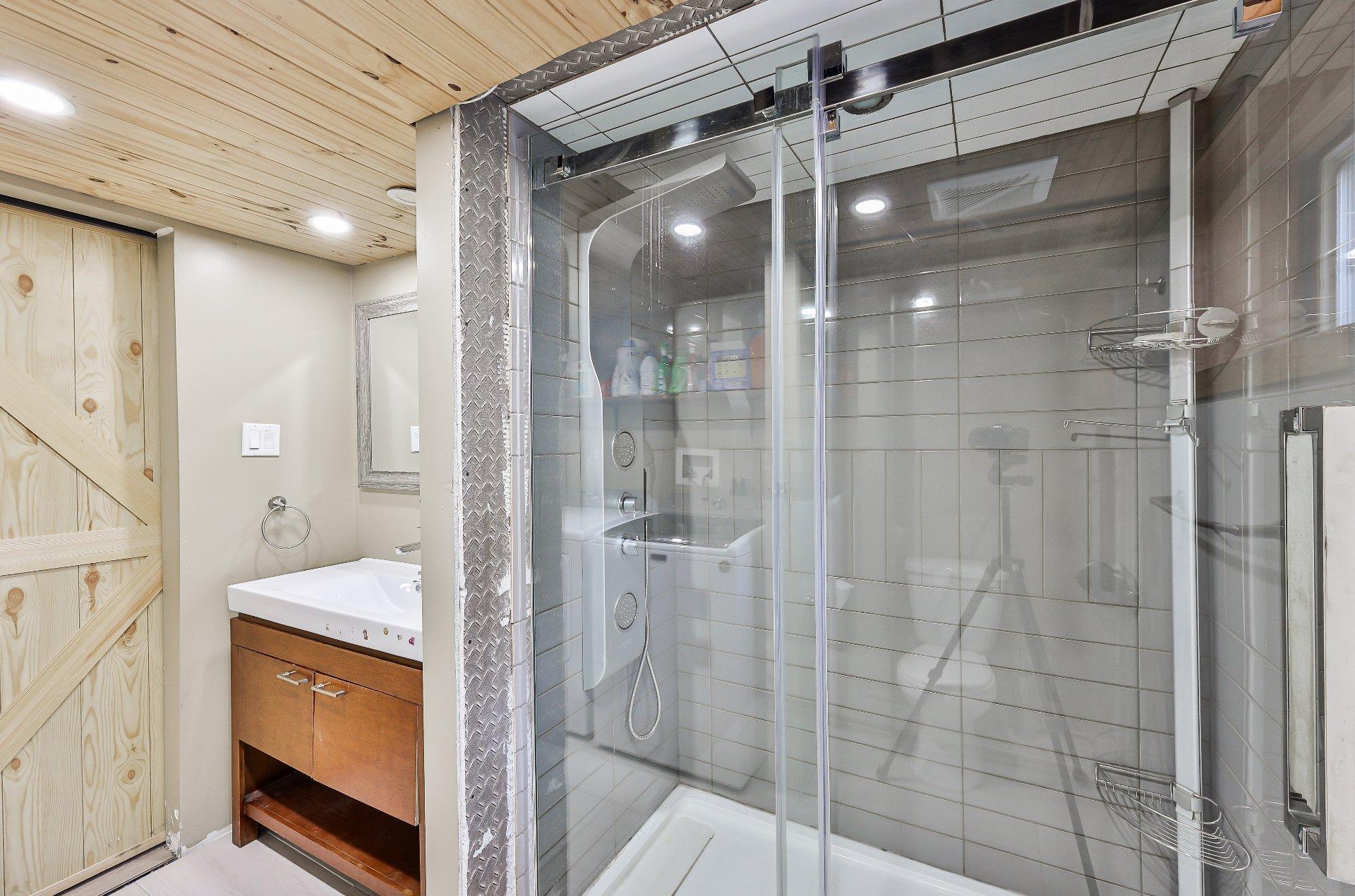 









954


Boul. Arthur-Sauvé

,
Saint-Eustache,




QC
J7P2B3

