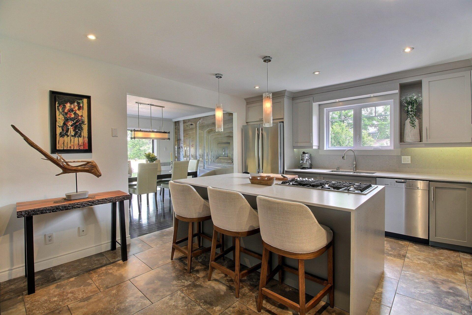 









595


Rue Larose

,
Magog,




QC
J1X4L3

