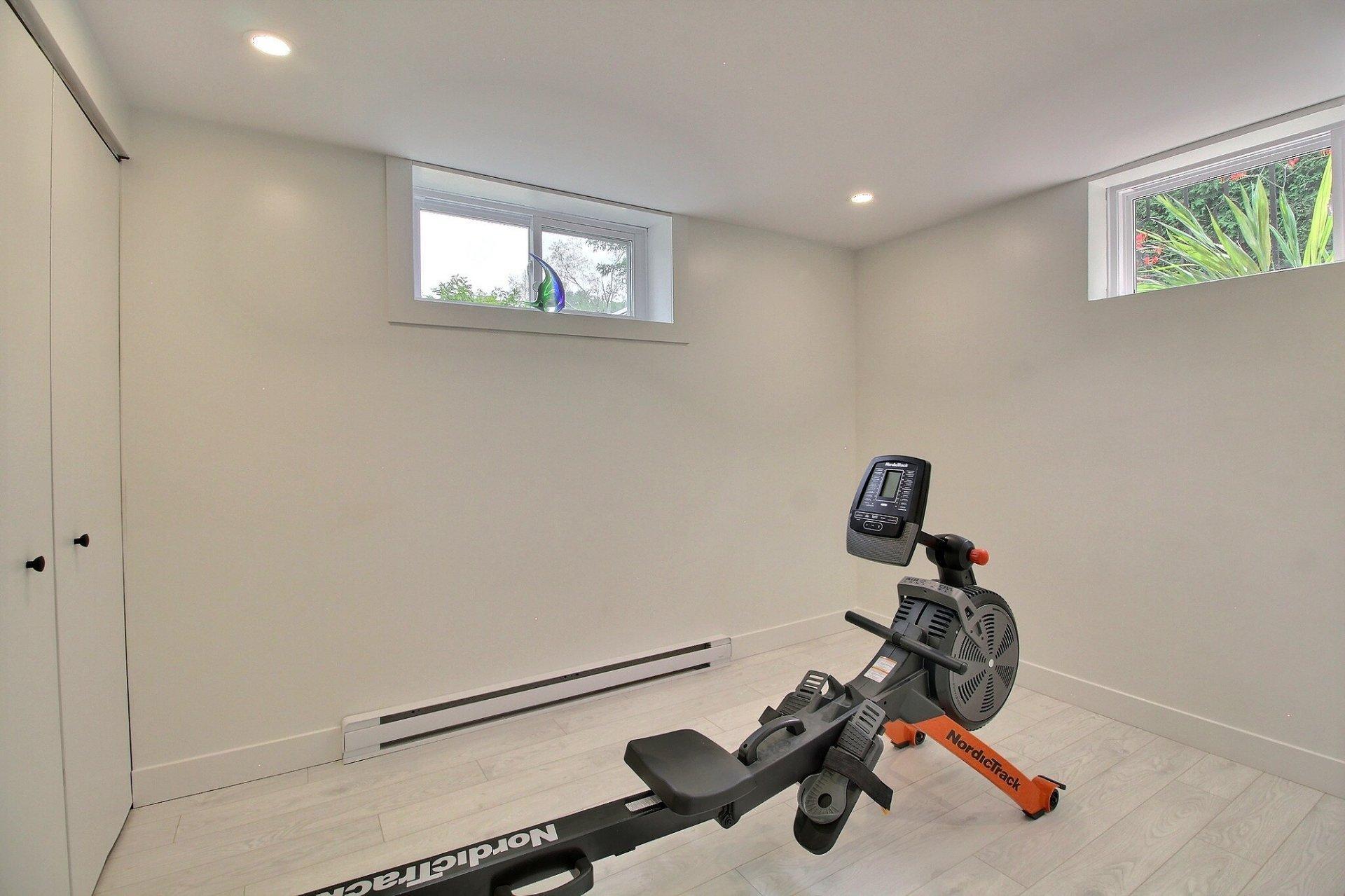 









595


Rue Larose

,
Magog,




QC
J1X4L3

