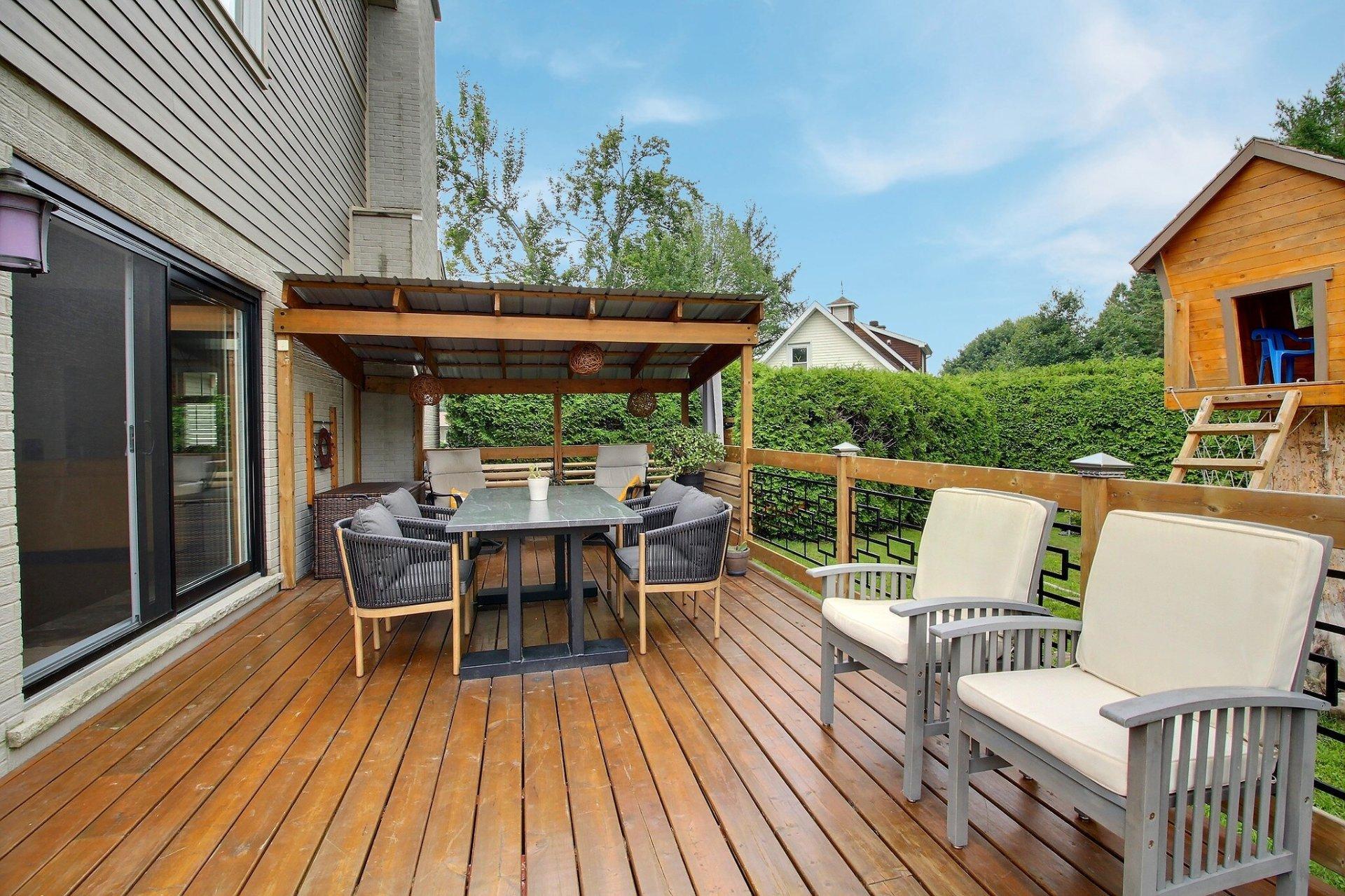 









595


Rue Larose

,
Magog,




QC
J1X4L3

