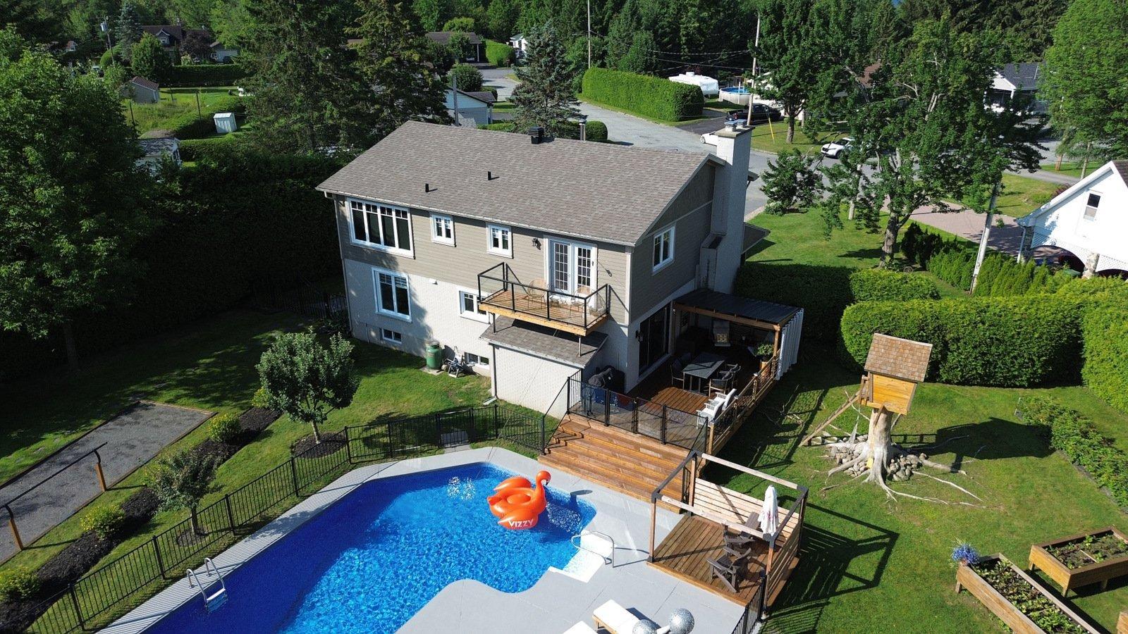 









595


Rue Larose

,
Magog,




QC
J1X4L3


