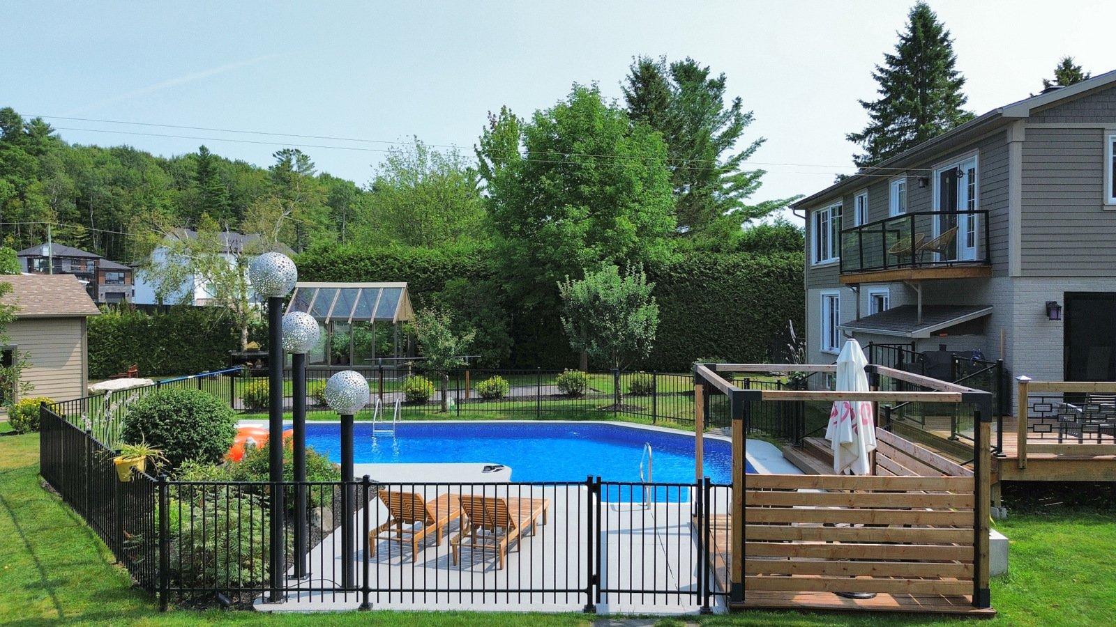 









595


Rue Larose

,
Magog,




QC
J1X4L3

