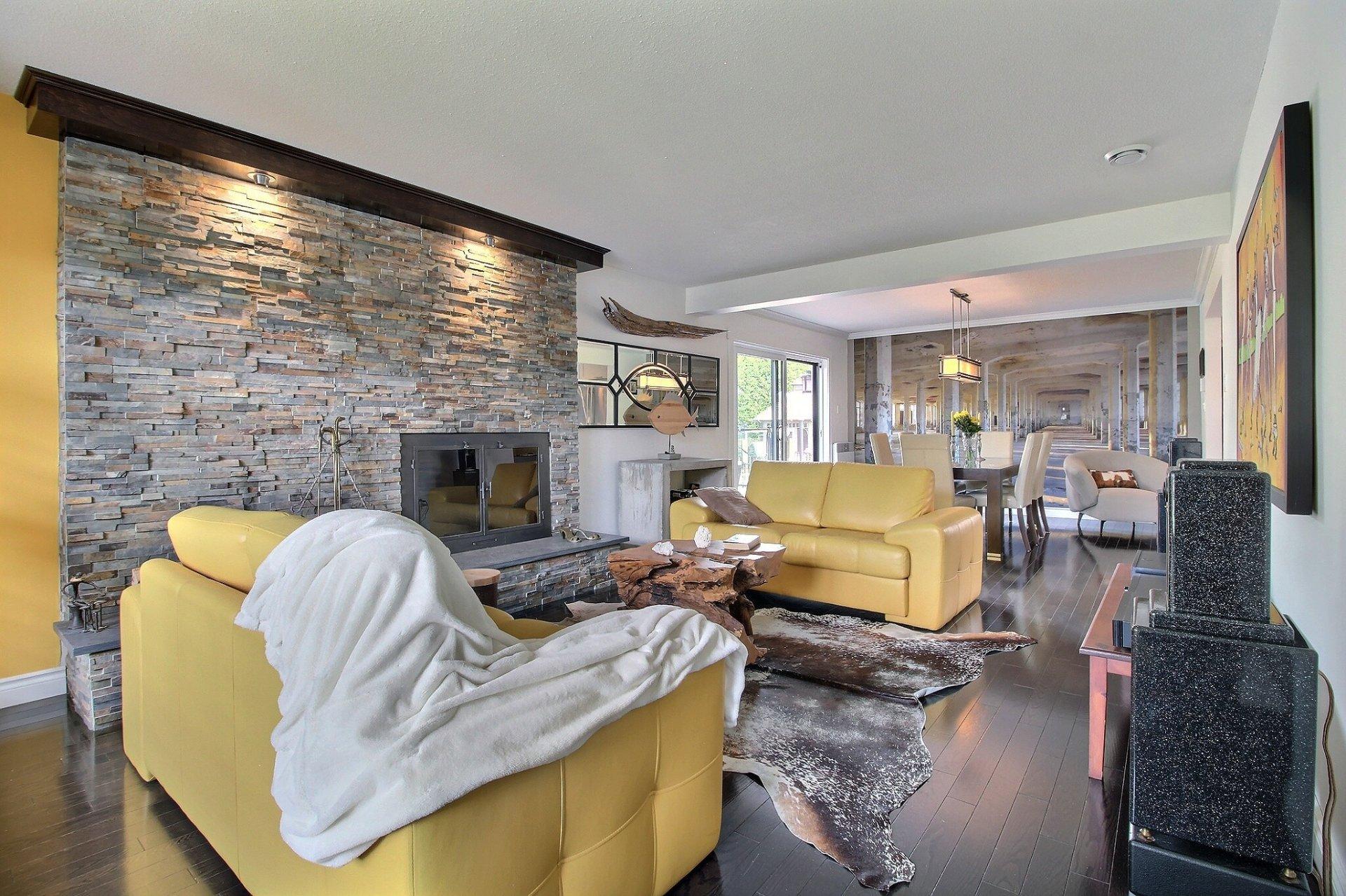 









595


Rue Larose

,
Magog,




QC
J1X4L3

