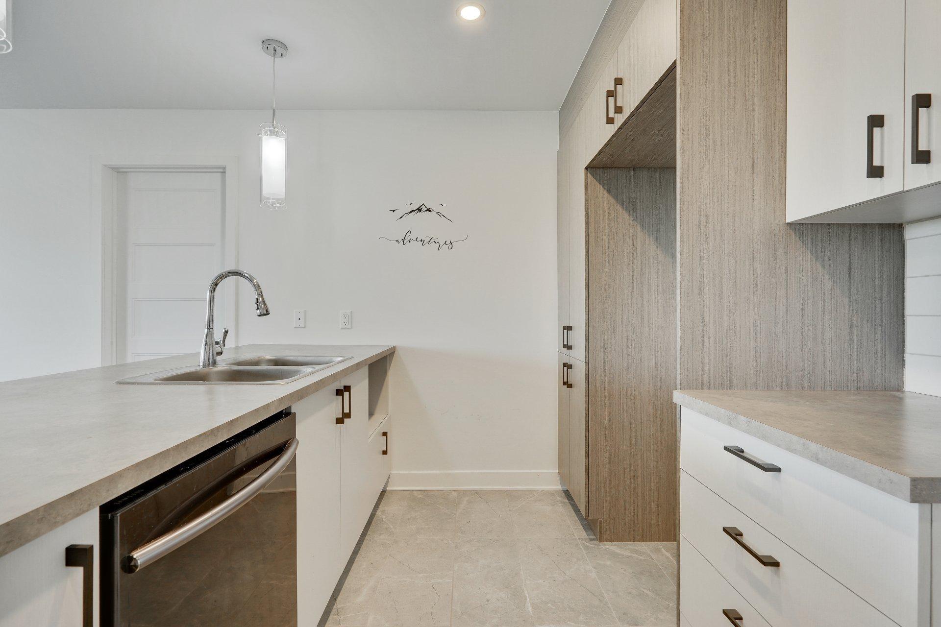 









1089


Av. des Jardins

,
Saint-Rémi,




QC
J0L2L0

