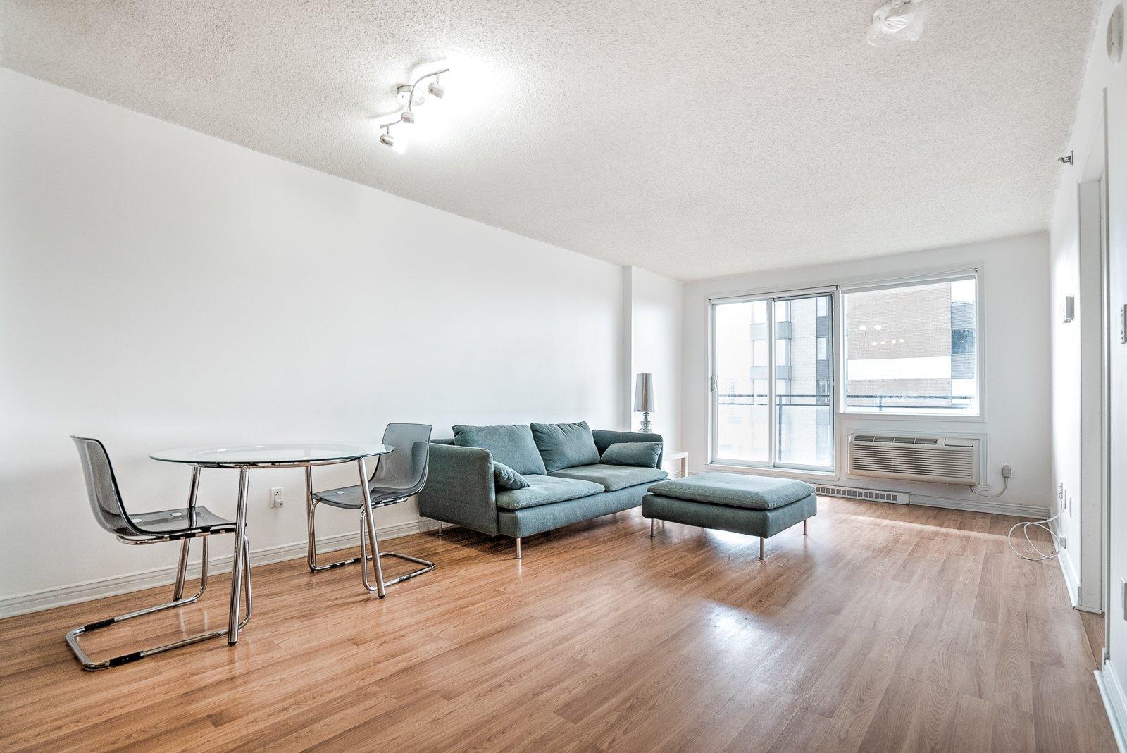 









1200


Rue St-Jacques

, 1303,
Montréal (Ville-Marie),




QC
H3C0E9

