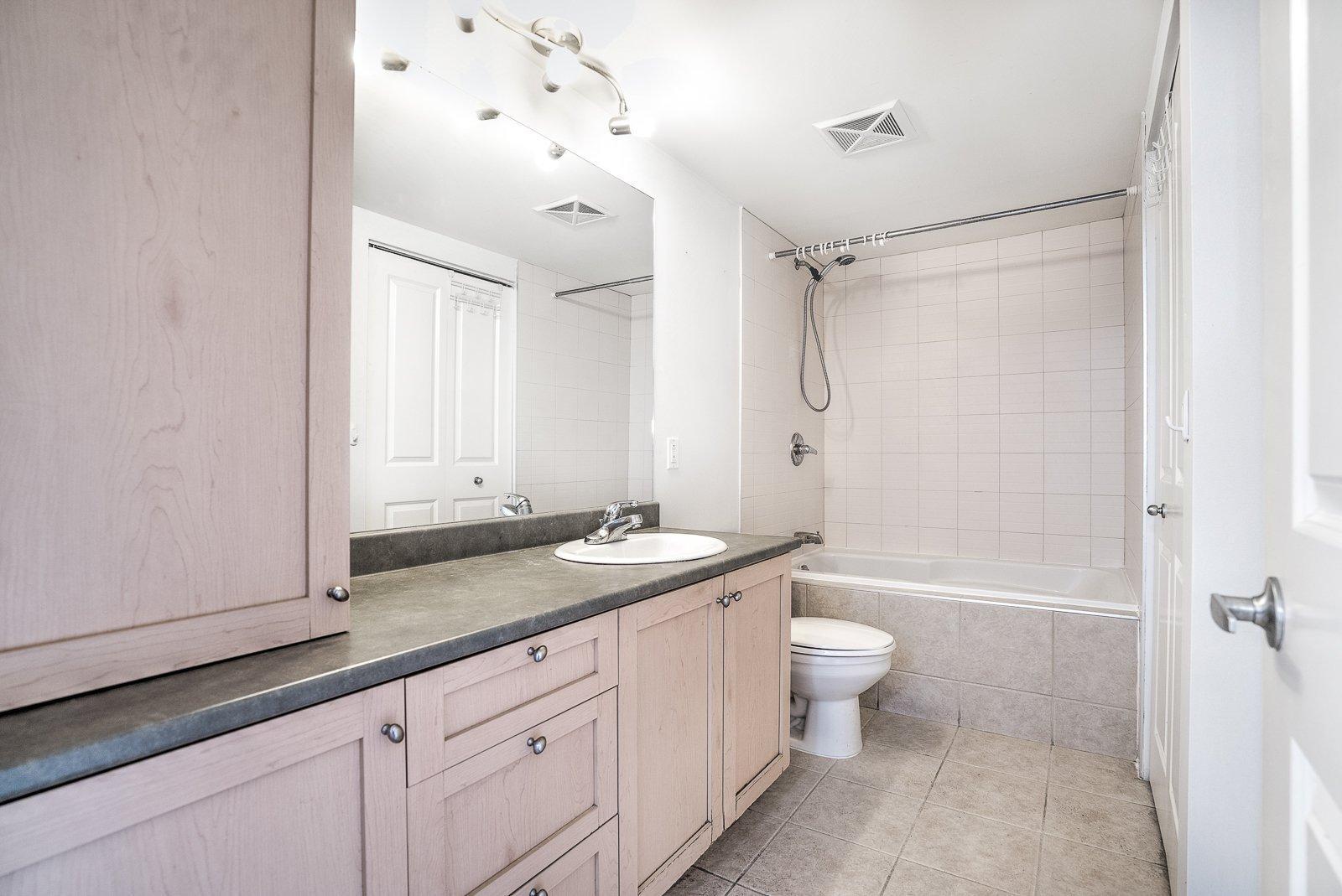 









1200


Rue St-Jacques

, 1303,
Montréal (Ville-Marie),




QC
H3C0E9

