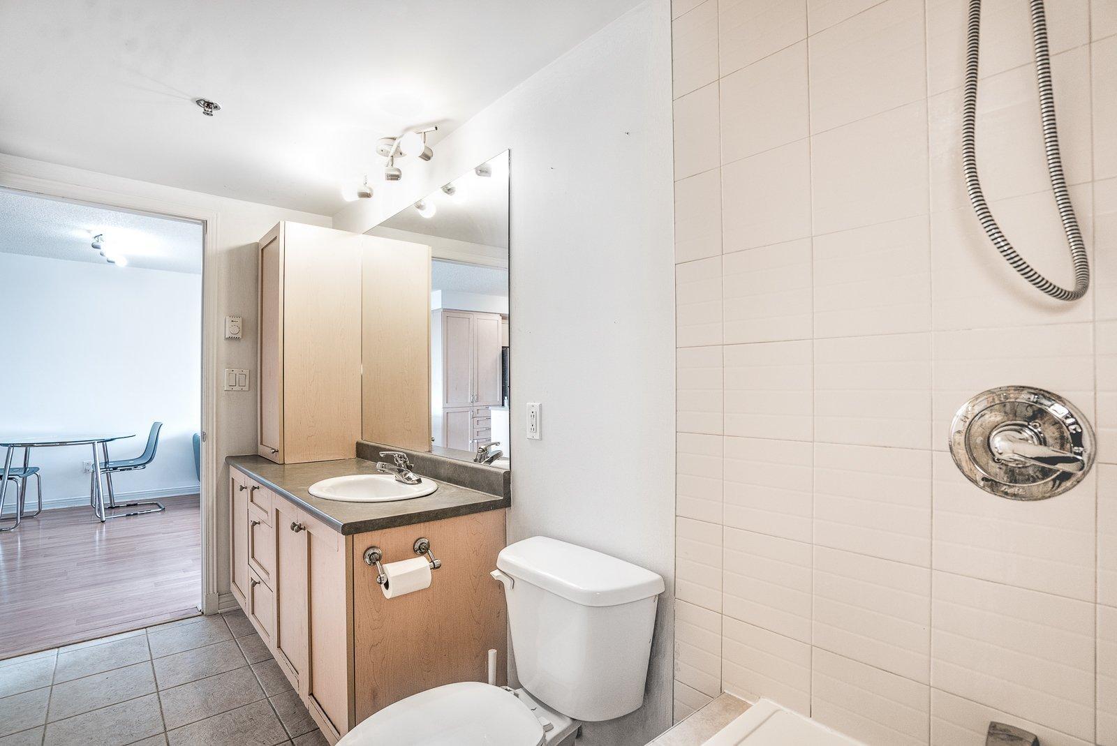 









1200


Rue St-Jacques

, 1303,
Montréal (Ville-Marie),




QC
H3C0E9


