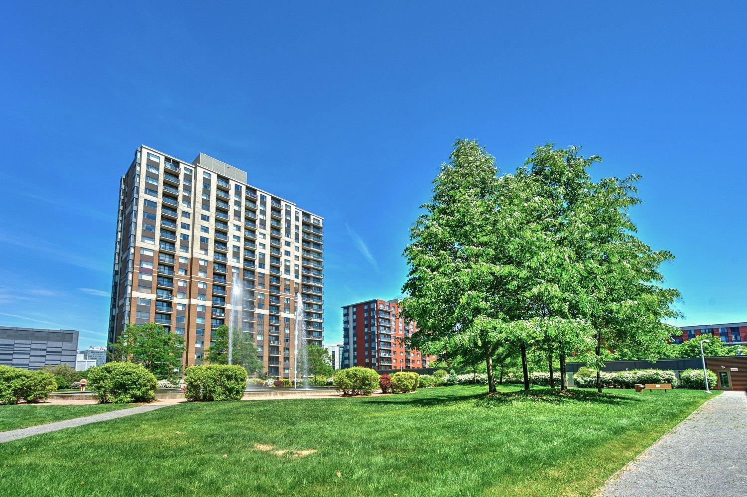 









1200


Rue St-Jacques

, 1303,
Montréal (Ville-Marie),




QC
H3C0E9

