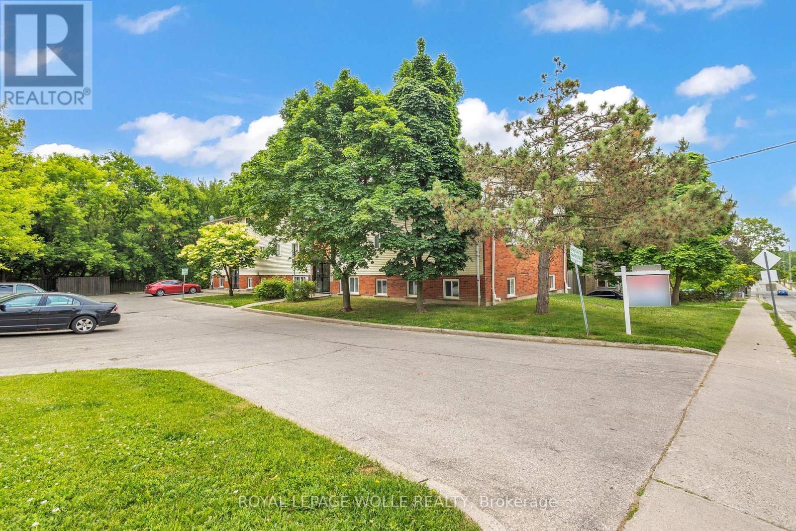 












7 - 119 CEDAR STREET S

,
Kitchener,




Ontario
N2G3L6

