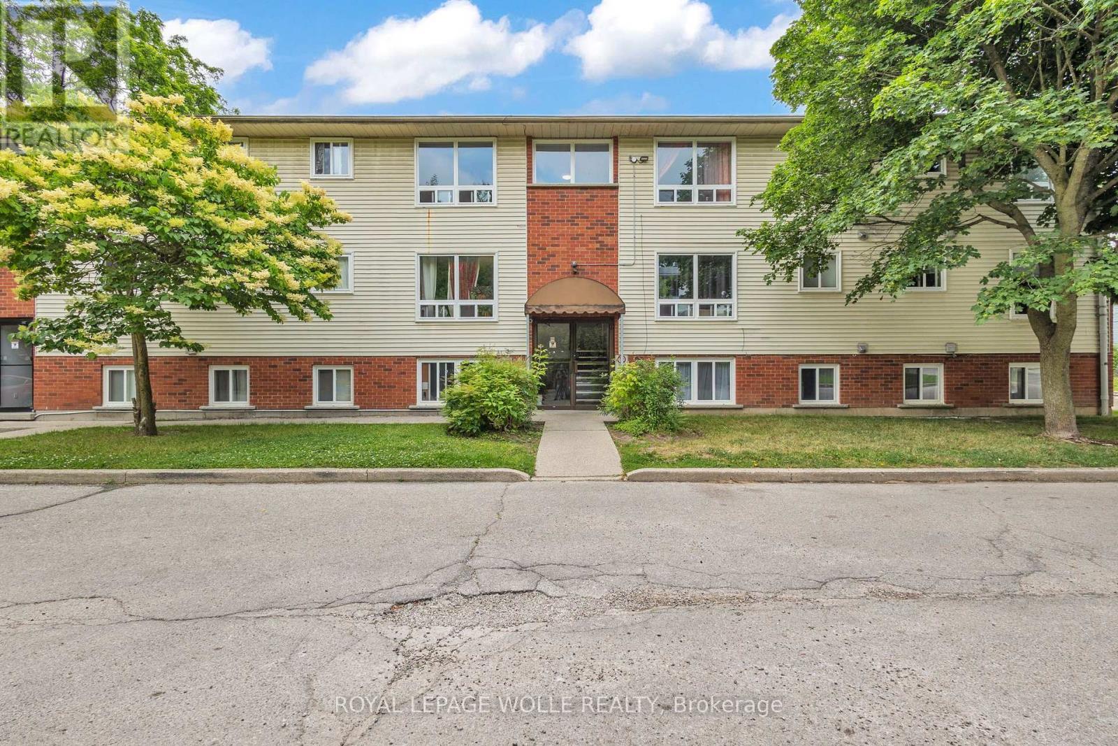 












7 - 119 CEDAR STREET S

,
Kitchener,




Ontario
N2G3L6


