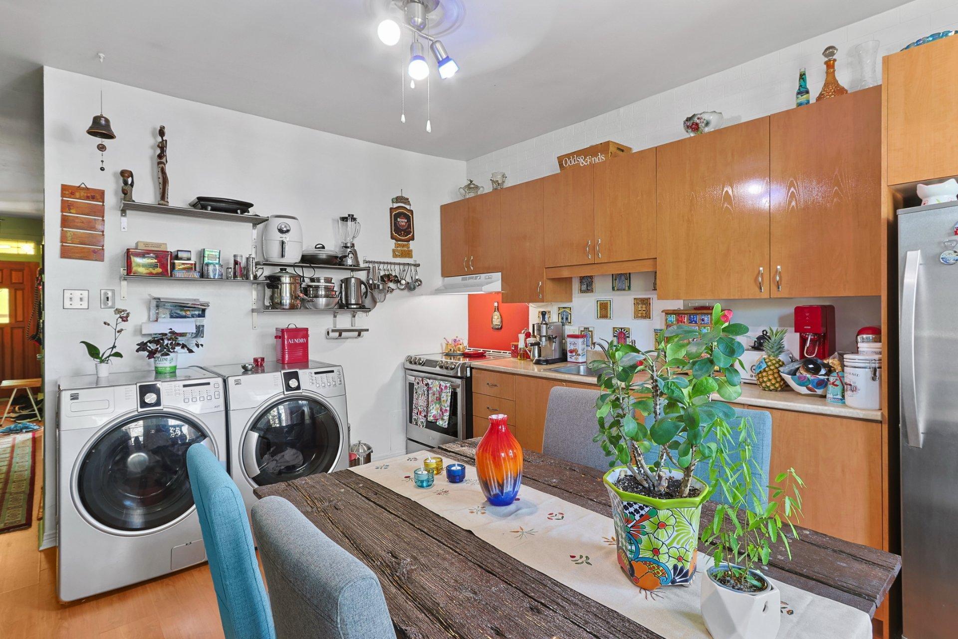 









6981

 - 6983


Rue Briand

,
Montréal (Le Sud-Ouest),




QC
H4E3L7

