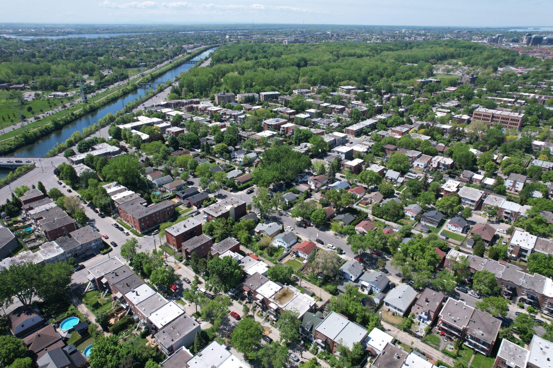 









6981

 - 6983


Rue Briand

,
Montréal (Le Sud-Ouest),




QC
H4E3L7

