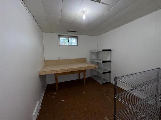 









1214


Troy

AVE,
Winnipeg,




MB
R2X 1E5

