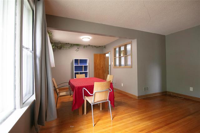 









1214


Troy

AVE,
Winnipeg,




MB
R2X 1E5

