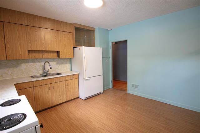 









1214


Troy

AVE,
Winnipeg,




MB
R2X 1E5

