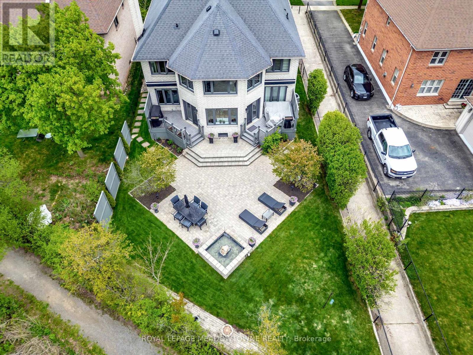 












2008 PEAK PLACE

,
Oakville,




Ontario
L6H5T2

