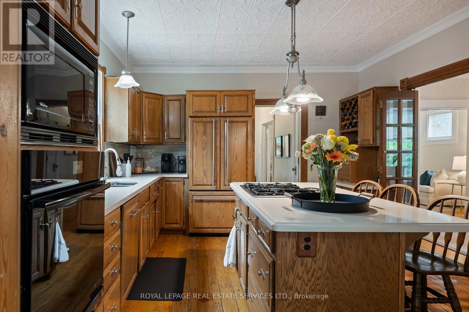












127 ELIZABETH STREET S

,
Brampton,




Ontario
L6Y1R6

