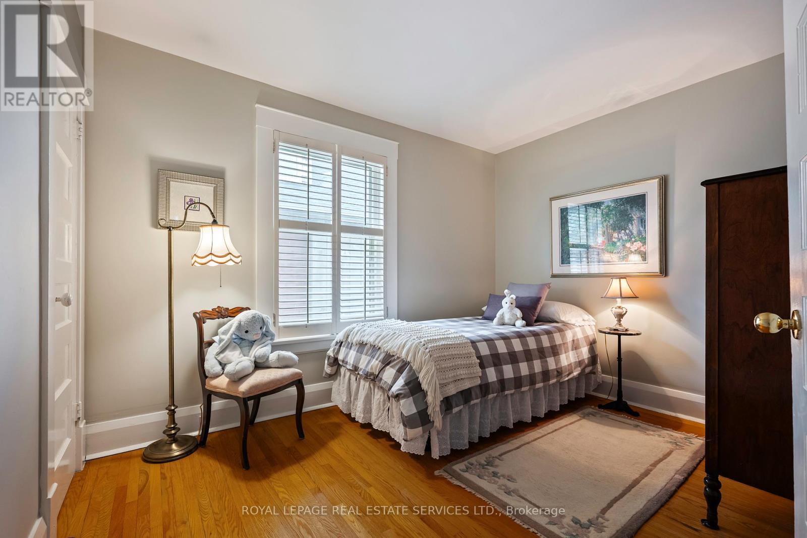 












127 ELIZABETH STREET S

,
Brampton,




Ontario
L6Y1R6


