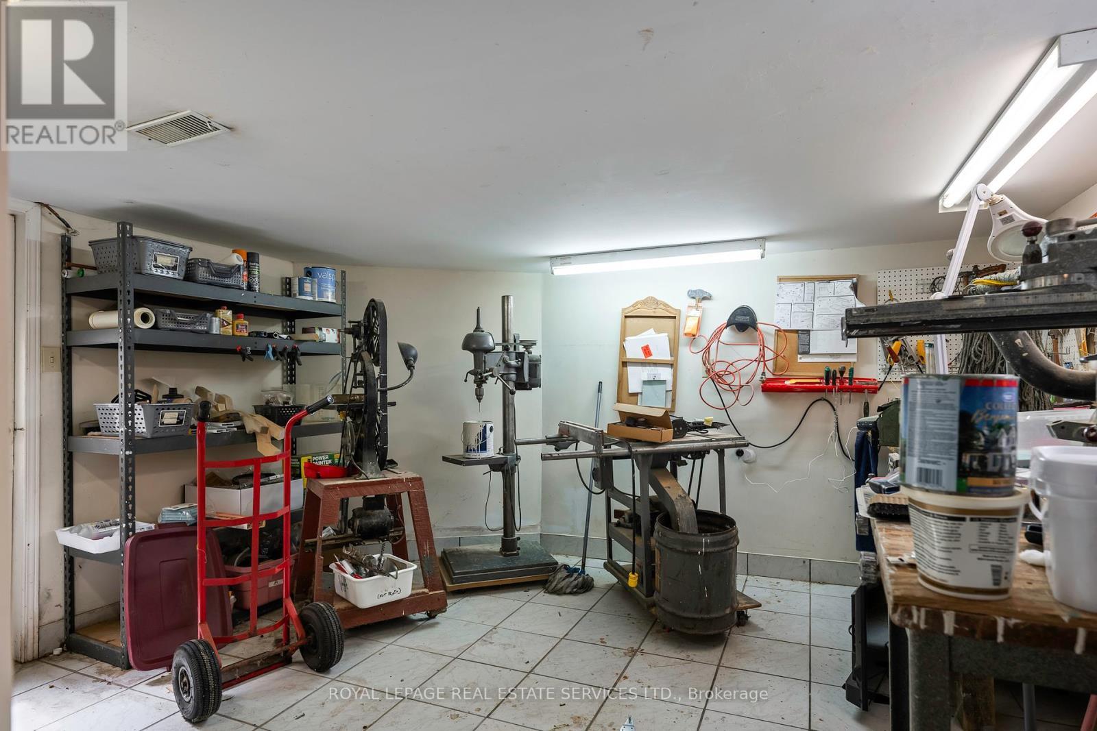 












127 ELIZABETH STREET S

,
Brampton,




Ontario
L6Y1R6

