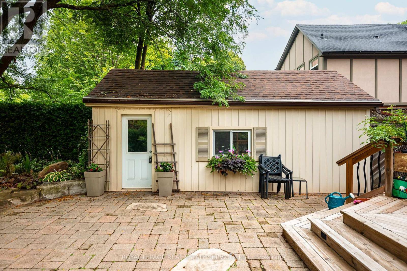












127 ELIZABETH STREET S

,
Brampton,




Ontario
L6Y1R6

