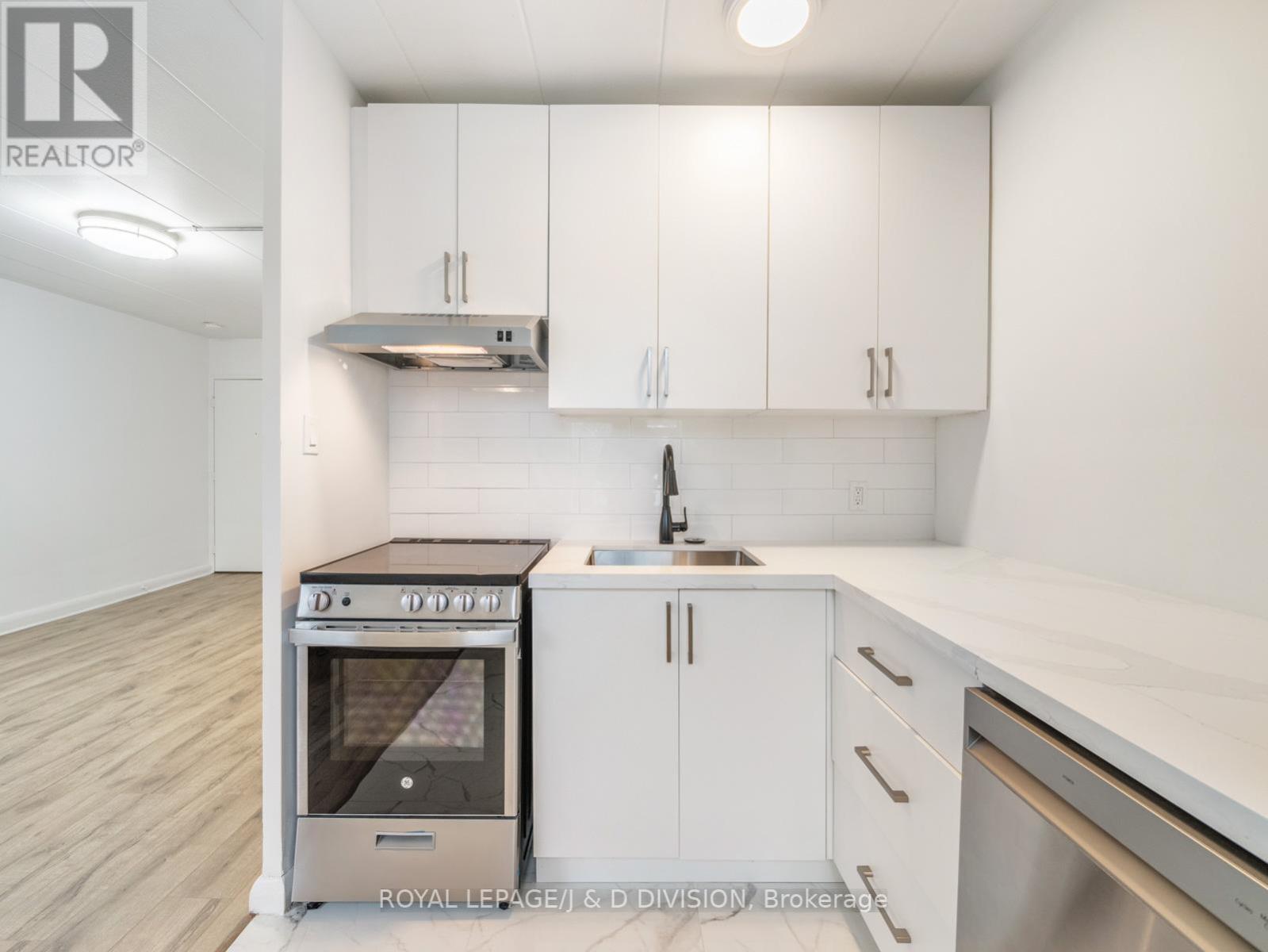 












102 - 325 SAMMON AVENUE

,
Toronto,




Ontario
M4J2A1

