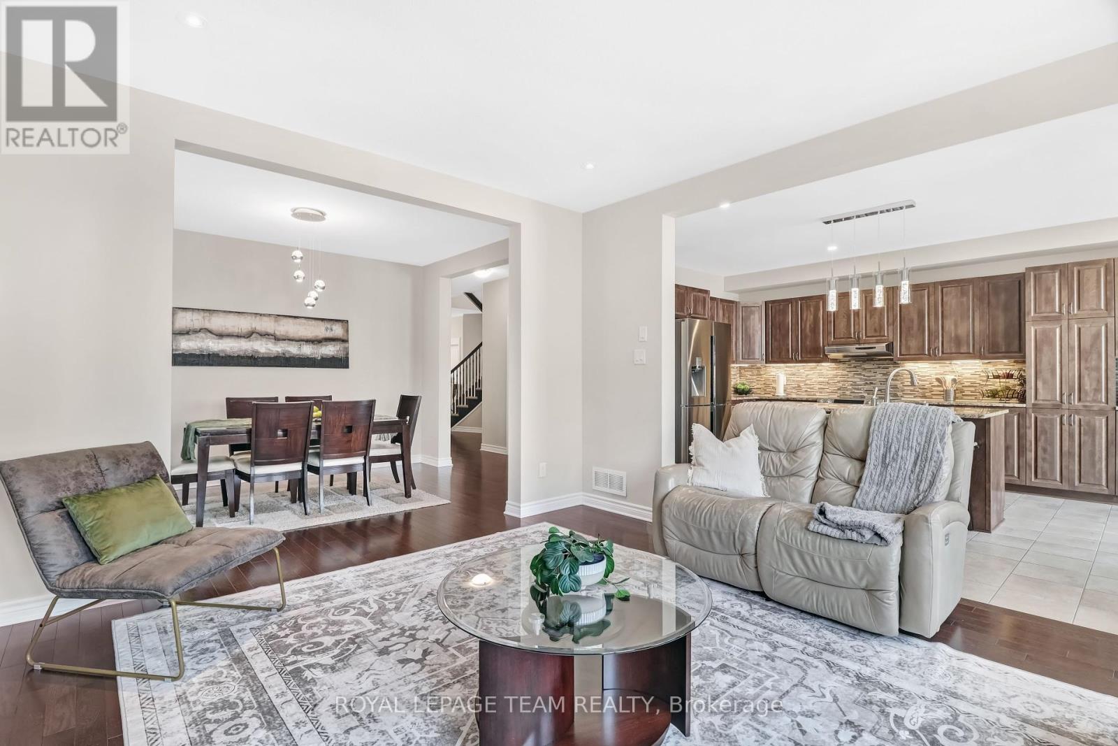 












3519 WOODROFFE AVENUE

,
Ottawa,




Ontario
K2G7A7

