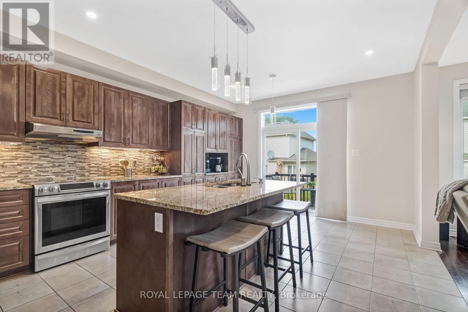 












3519 WOODROFFE AVENUE

,
Ottawa,




Ontario
K2G7A7

