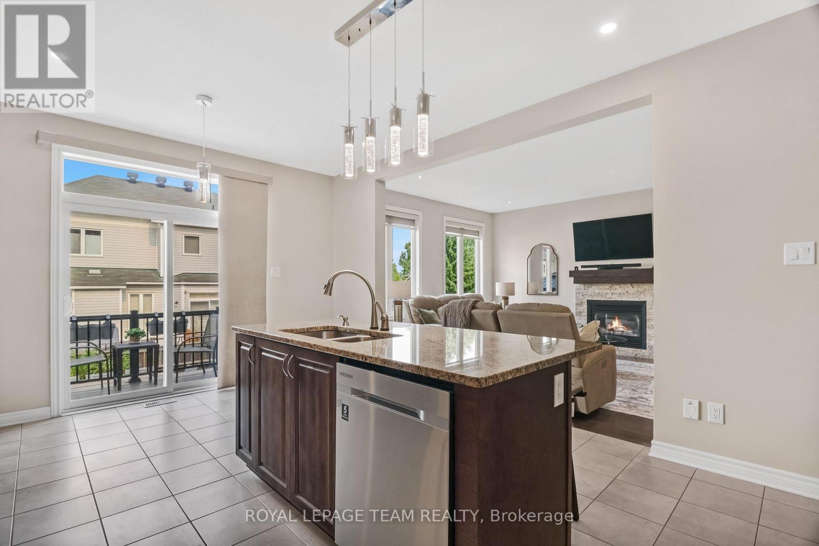 












3519 WOODROFFE AVENUE

,
Ottawa,




Ontario
K2G7A7

