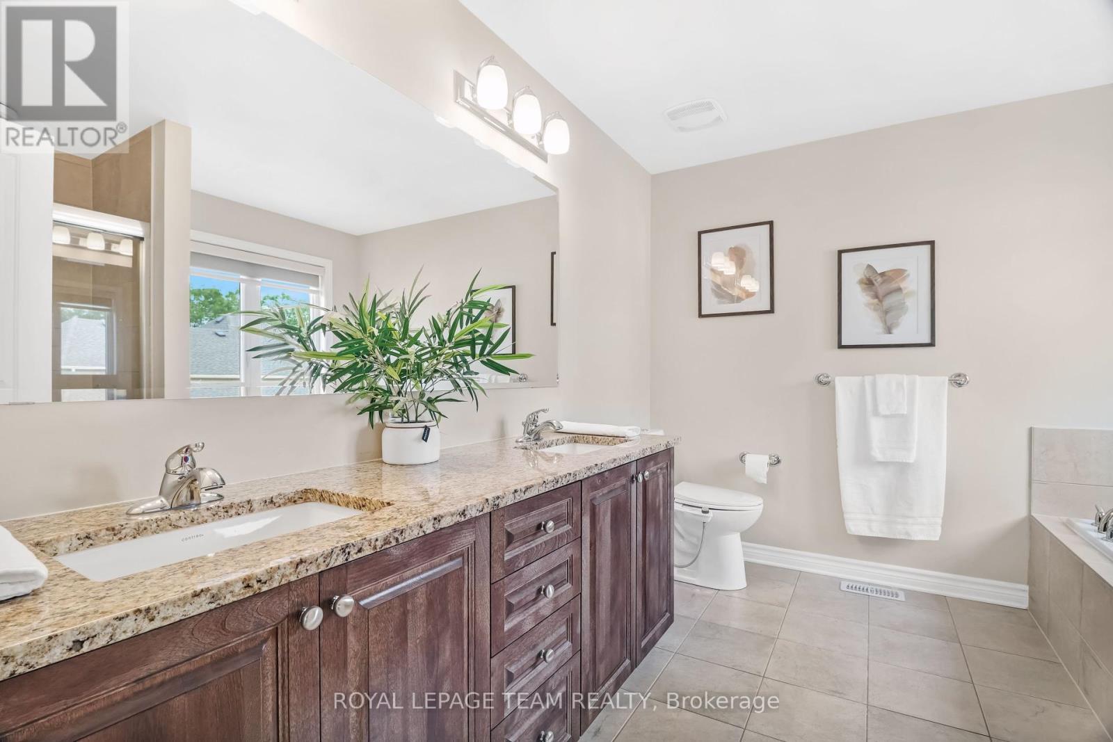 












3519 WOODROFFE AVENUE

,
Ottawa,




Ontario
K2G7A7

