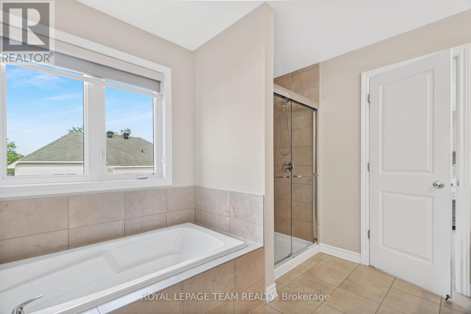 












3519 WOODROFFE AVENUE

,
Ottawa,




Ontario
K2G7A7

