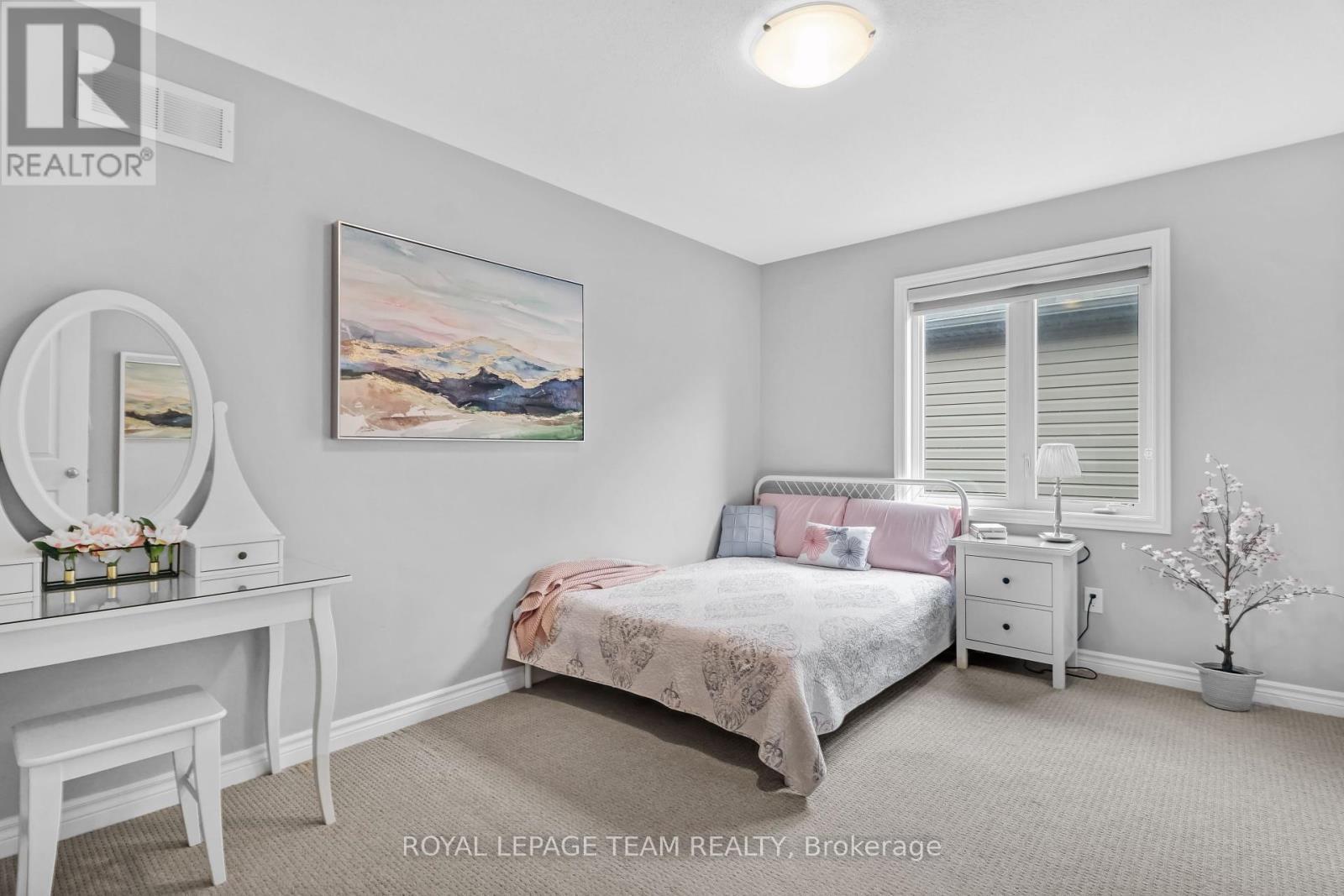 












3519 WOODROFFE AVENUE

,
Ottawa,




Ontario
K2G7A7

