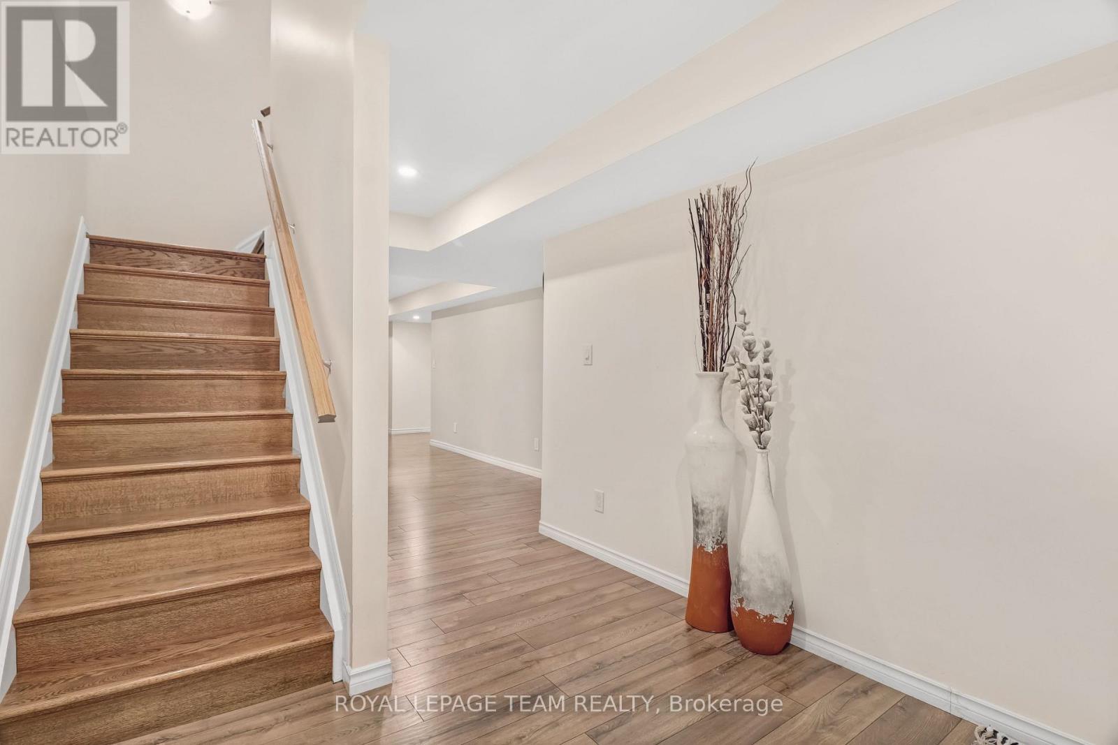 












3519 WOODROFFE AVENUE

,
Ottawa,




Ontario
K2G7A7

