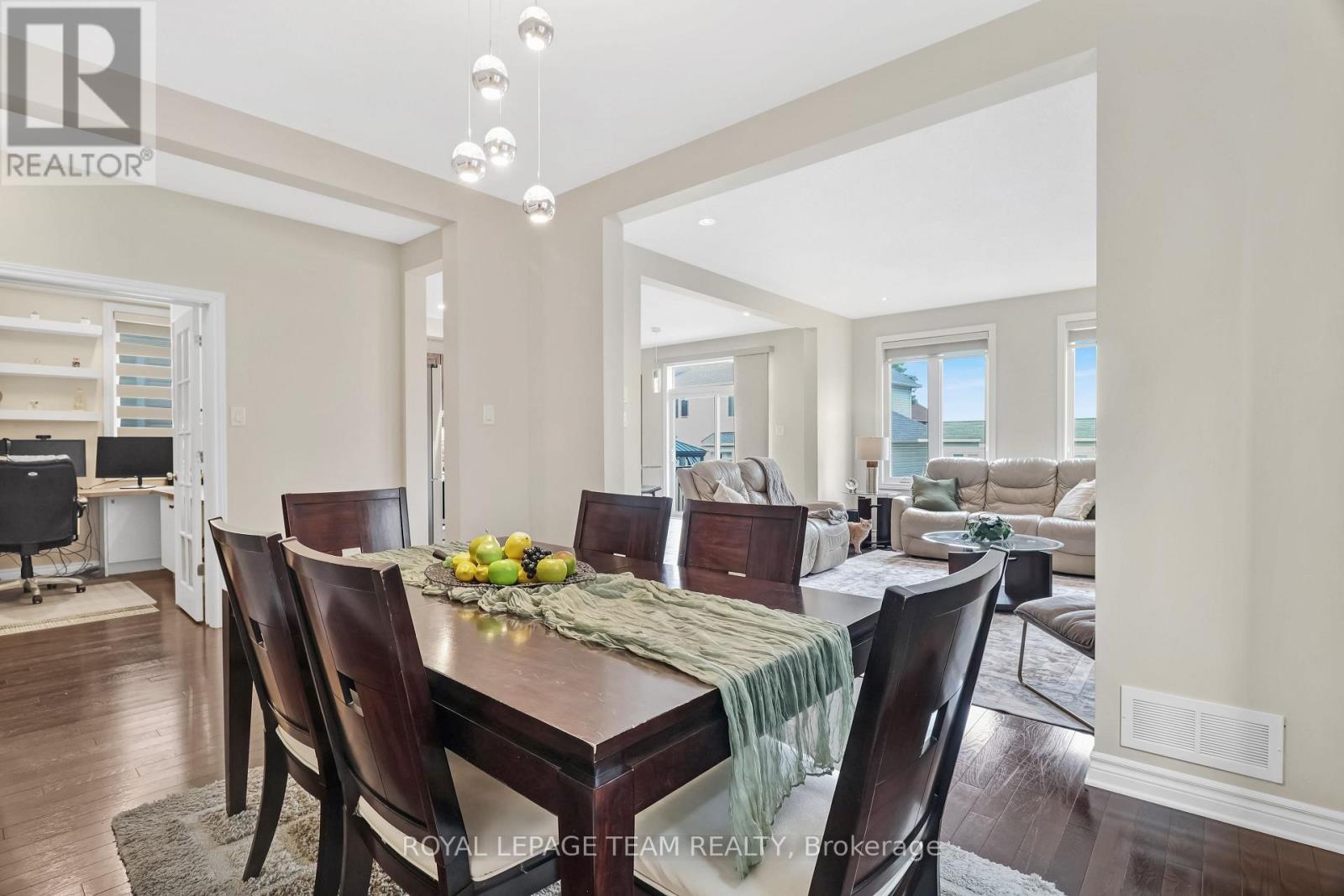 












3519 WOODROFFE AVENUE

,
Ottawa,




Ontario
K2G7A7

