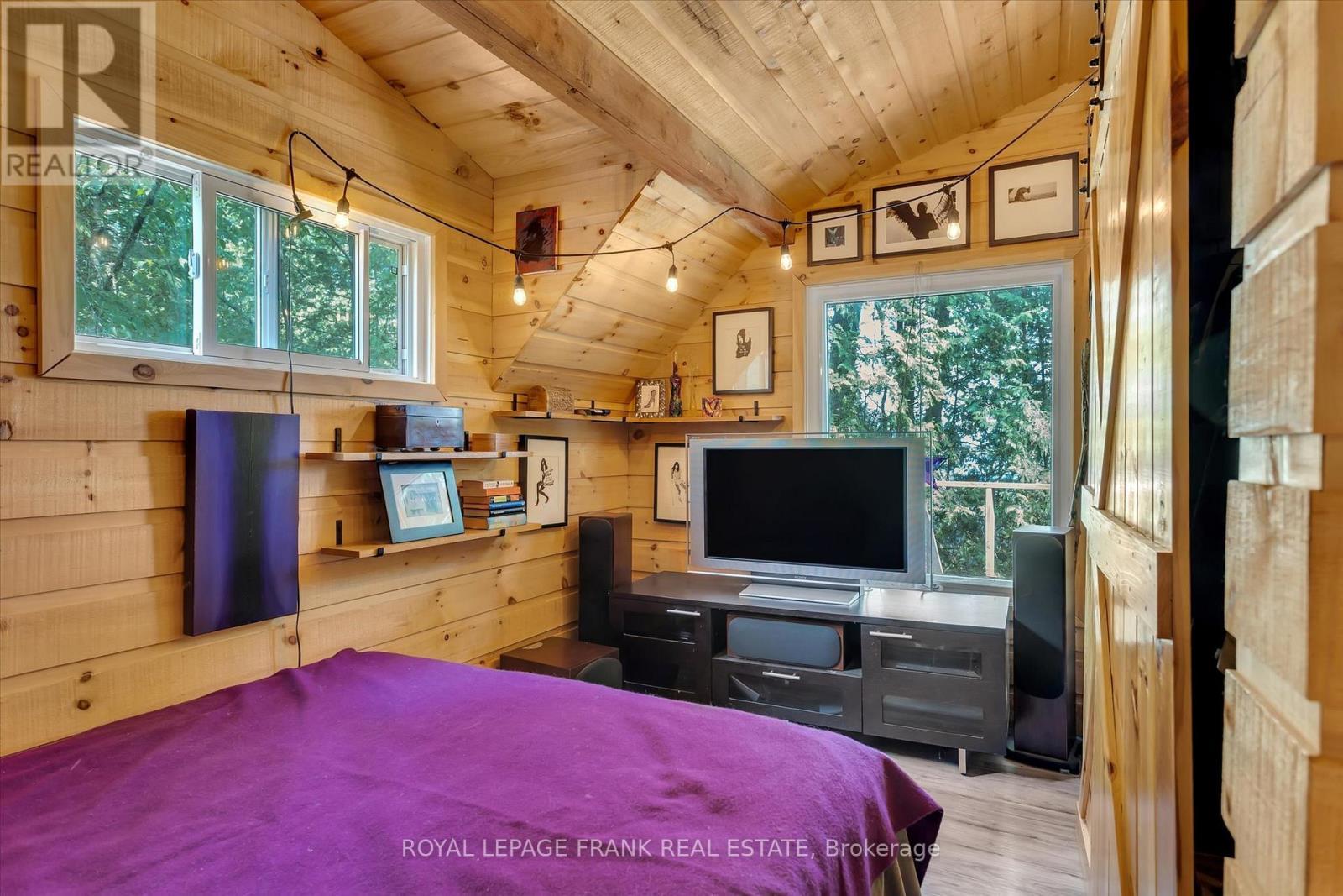 












8 FIRE ROUTE 62

,
Trent Lakes,




Ontario
K0L1J0

