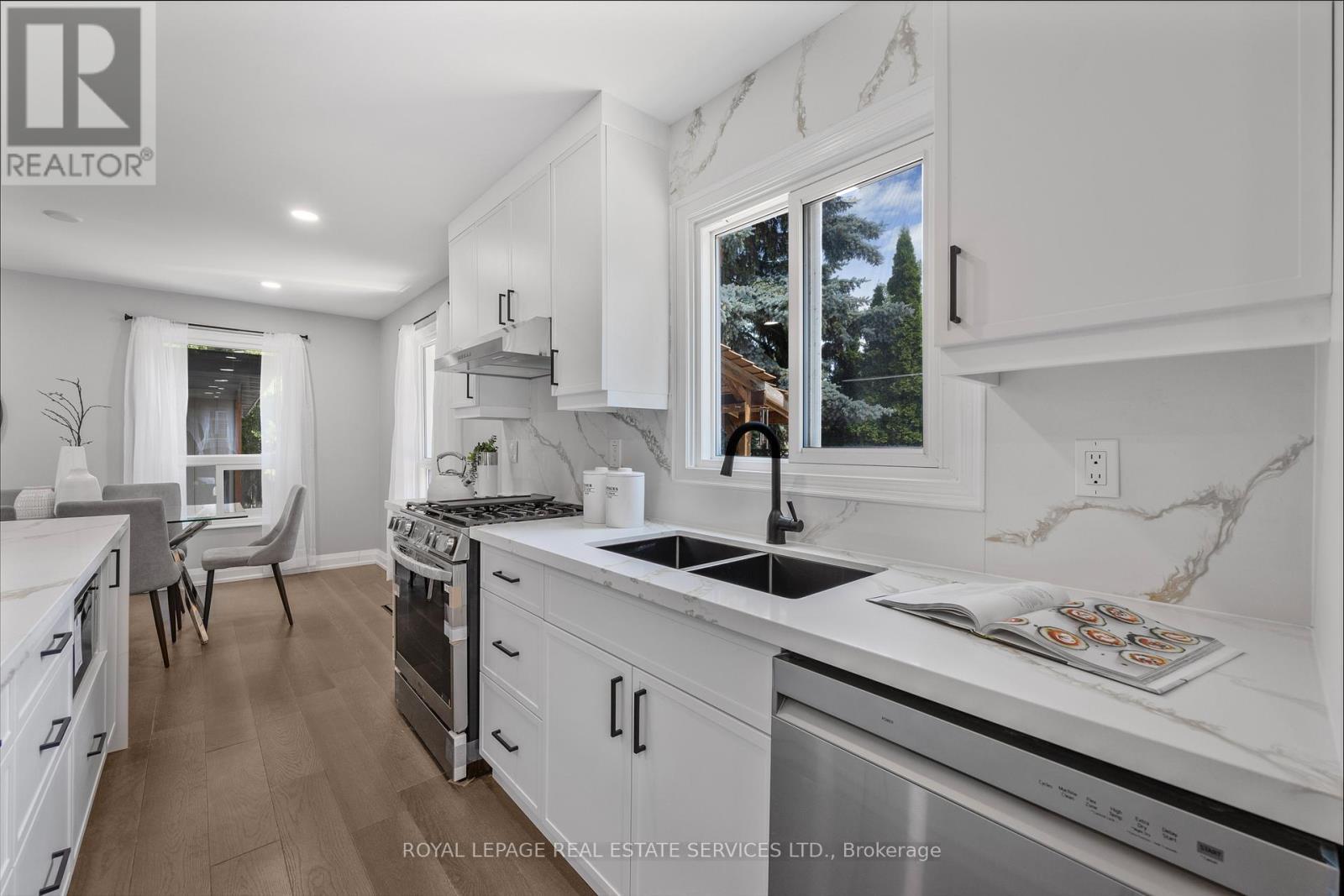 












3551 WASS CRESCENT

,
Oakville,




Ontario
L6L6G2

