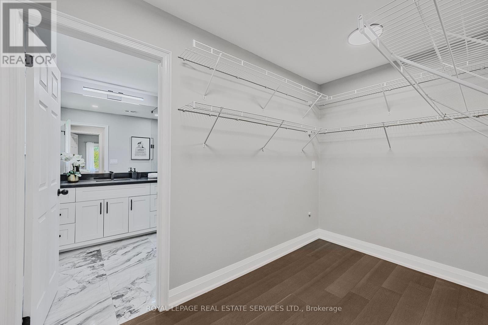 












3551 WASS CRESCENT

,
Oakville,




Ontario
L6L6G2

