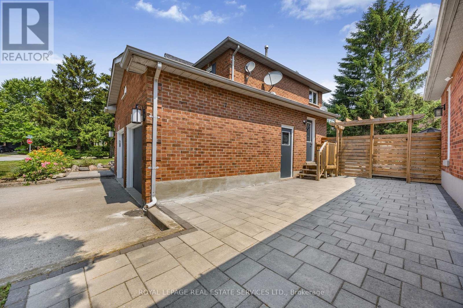 












3551 WASS CRESCENT

,
Oakville,




Ontario
L6L6G2

