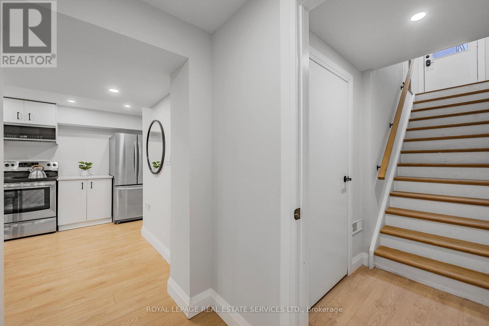 












3551 WASS CRESCENT

,
Oakville,




Ontario
L6L6G2

