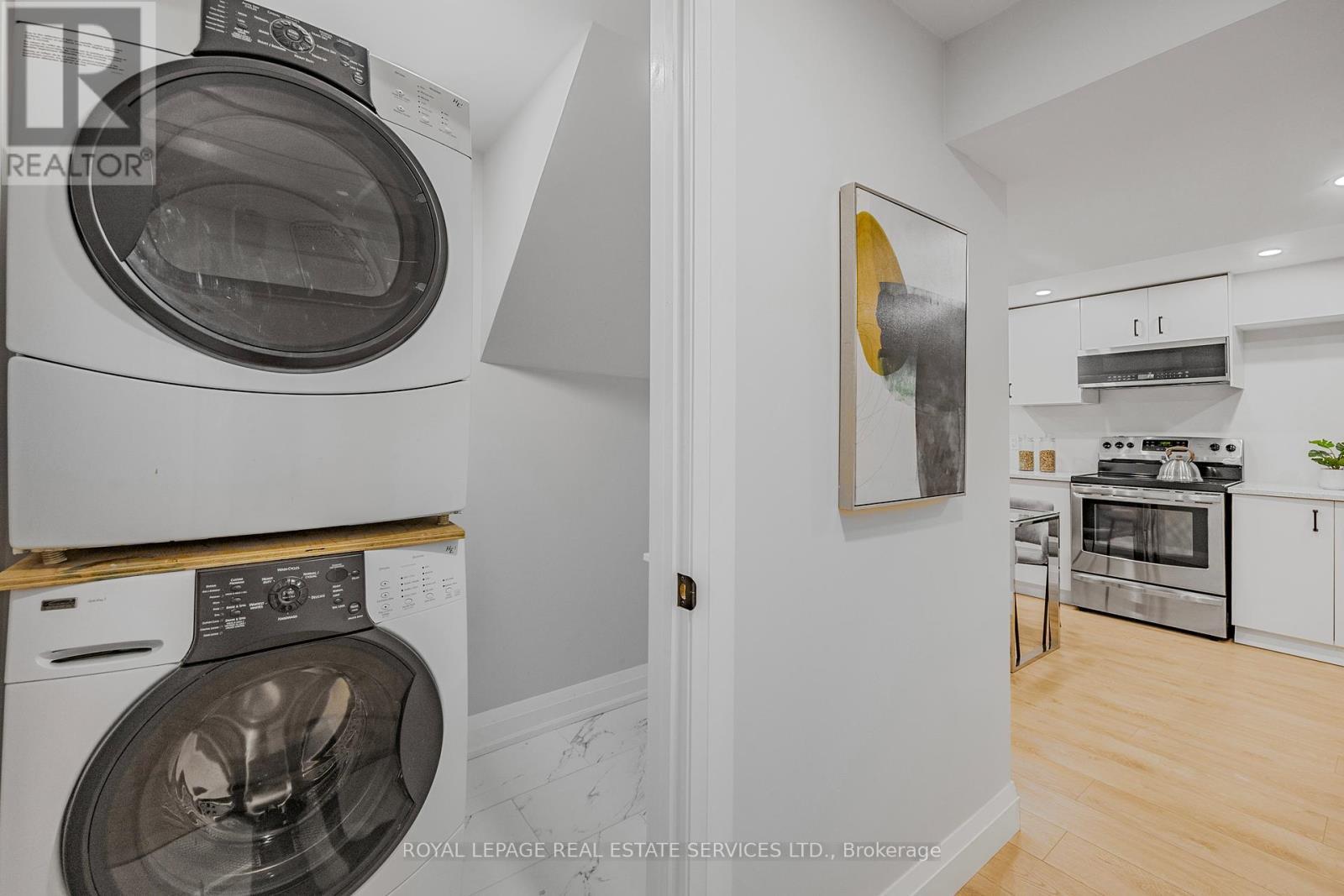 












3551 WASS CRESCENT

,
Oakville,




Ontario
L6L6G2

