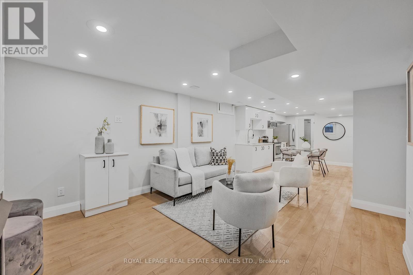 












3551 WASS CRESCENT

,
Oakville,




Ontario
L6L6G2


