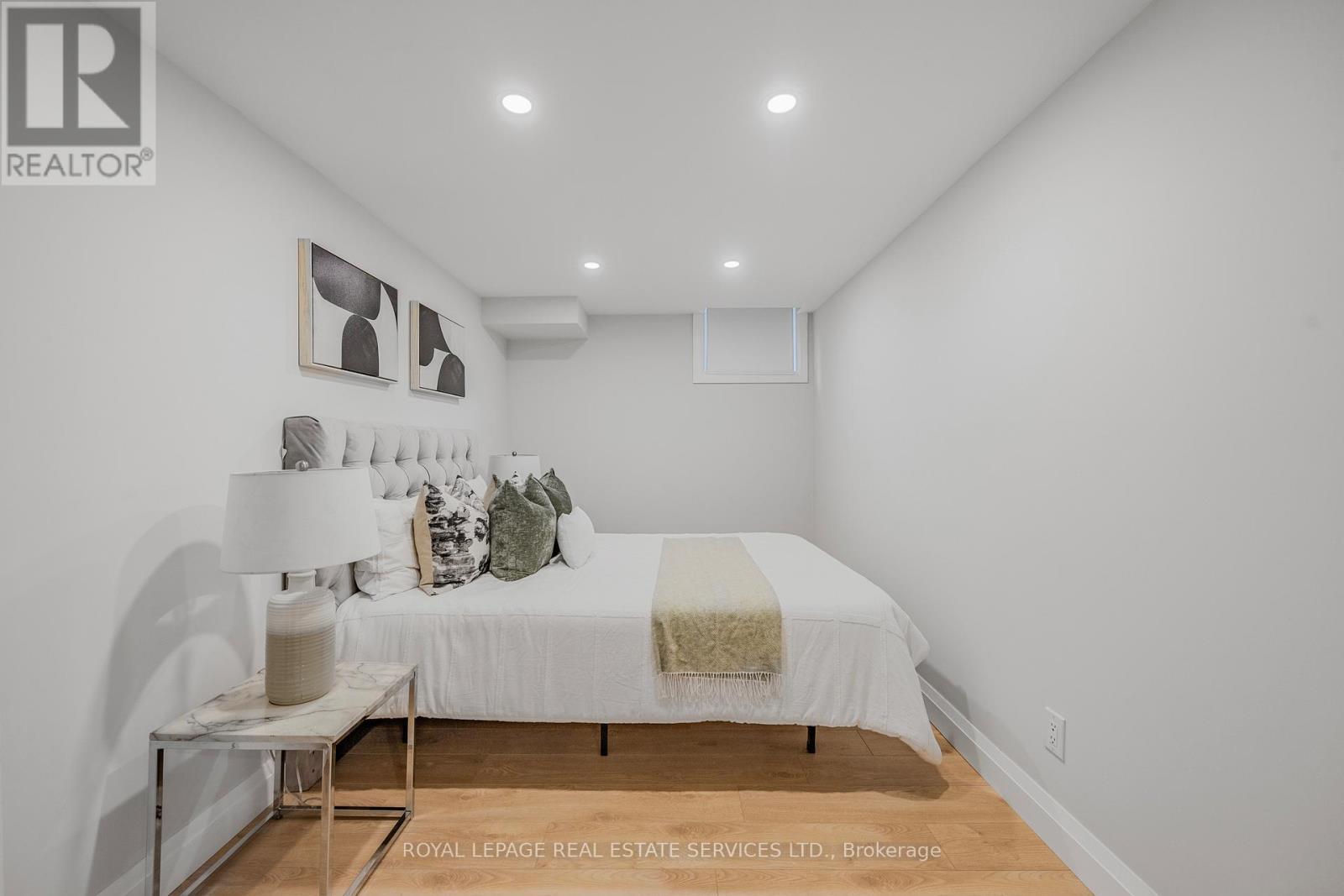 












3551 WASS CRESCENT

,
Oakville,




Ontario
L6L6G2

