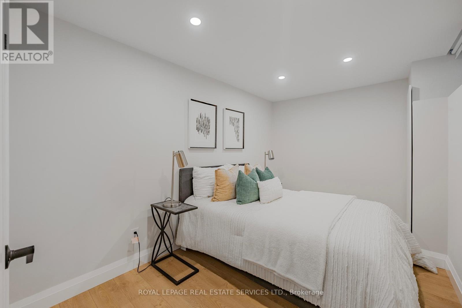 












3551 WASS CRESCENT

,
Oakville,




Ontario
L6L6G2

