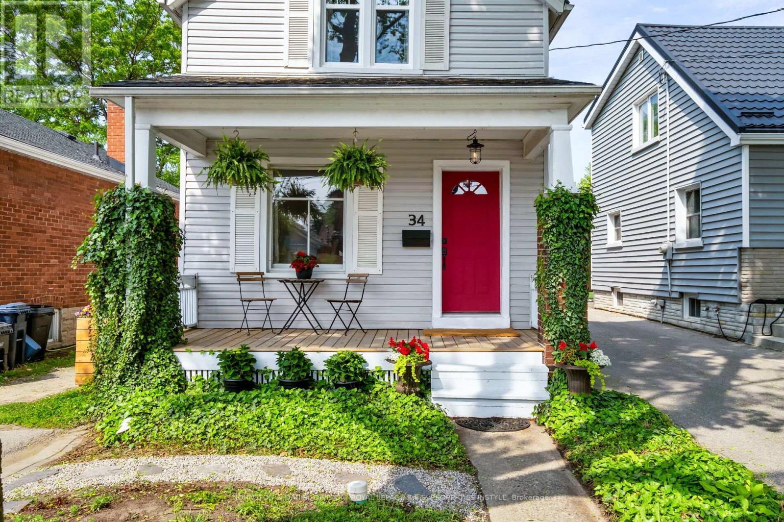












34 SIXTEENTH STREET

,
Toronto,




Ontario
M8V3J8

