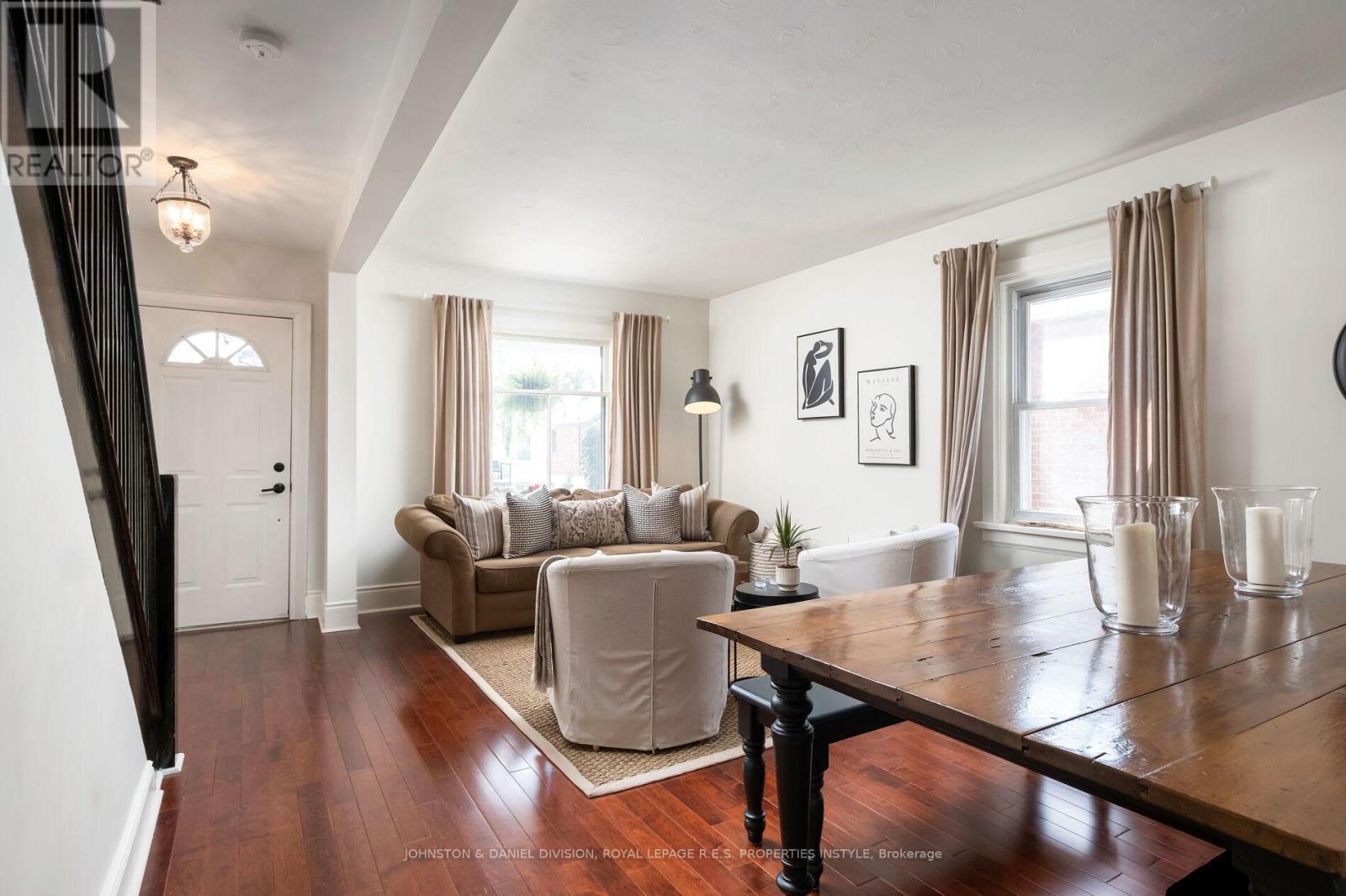 












34 SIXTEENTH STREET

,
Toronto,




Ontario
M8V3J8

